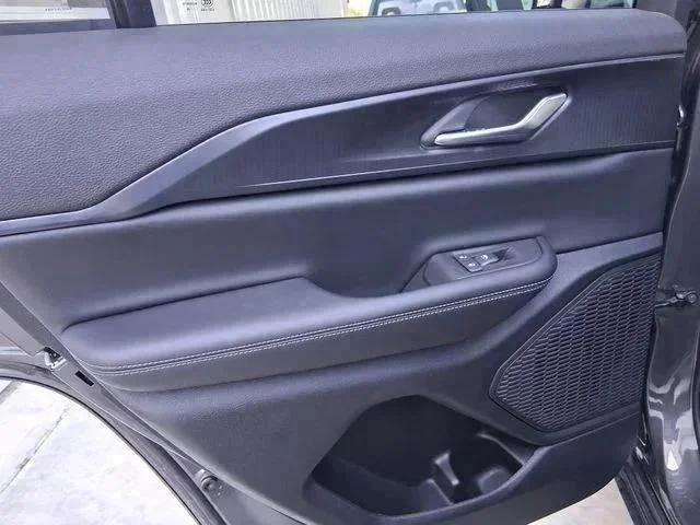 New 2026 Baltic Gray Metallic Clear-Coat Exterior Paint Jeep Laredo X image 20