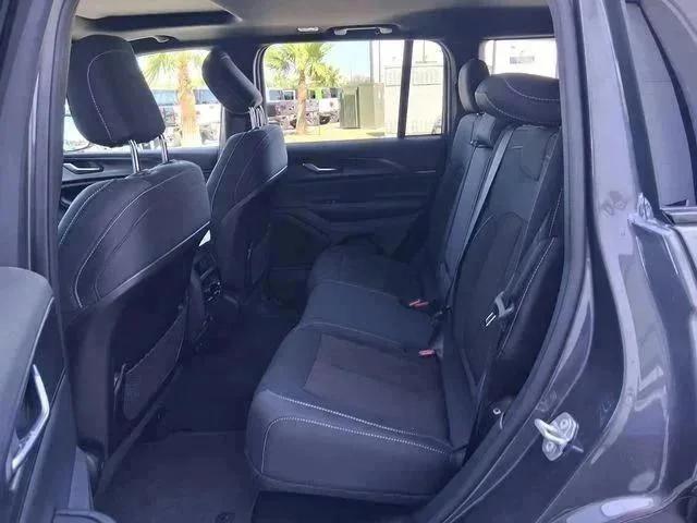 New 2026 Baltic Gray Metallic Clear-Coat Exterior Paint Jeep Laredo X image 21