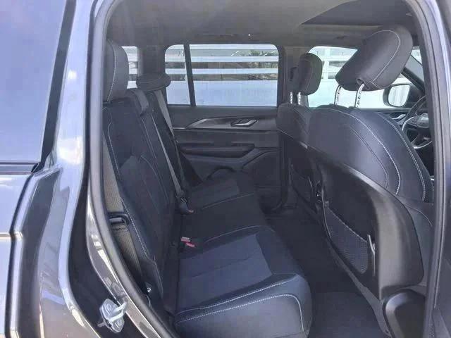 New 2026 Baltic Gray Metallic Clear-Coat Exterior Paint Jeep Laredo X image 23
