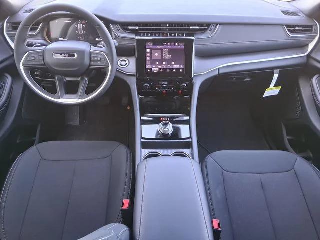 2026 Jeep Grand Cherokee Altitude 4x2