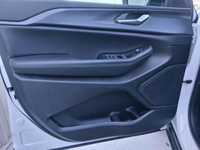 2026 Jeep Grand Cherokee Altitude 4x2