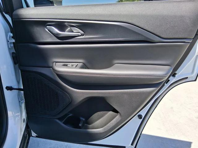 2026 Jeep Grand Cherokee Altitude 4x2