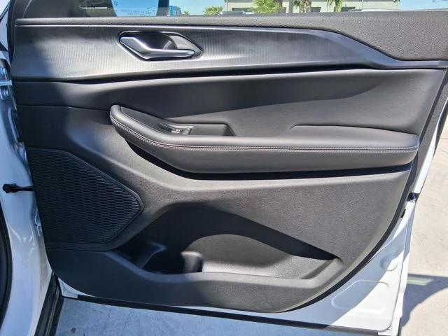 2026 Jeep Grand Cherokee Altitude 4x2