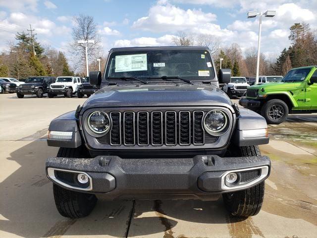 2026 Jeep Gladiator GLADIATOR SAHARA 4X4