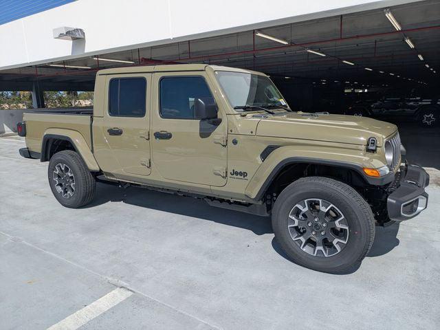 2026 Jeep Gladiator GLADIATOR SAHARA 4X4