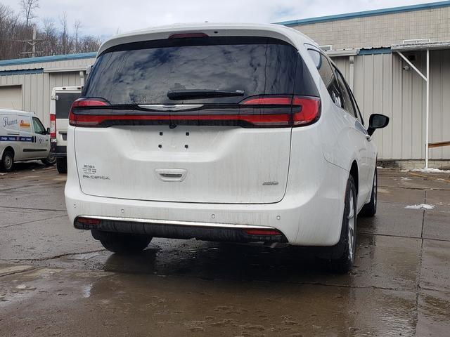 2026 Chrysler Pacifica PACIFICA SELECT AWD