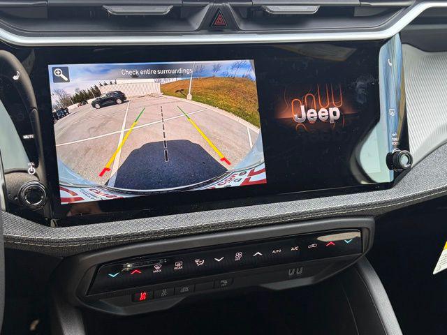 2026 Jeep Cherokee CHEROKEE LAREDO 4X4