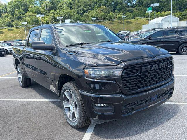 2026 RAM Ram 1500 RAM 1500 EXPRESS CREW CAB 4X4 57 BOX