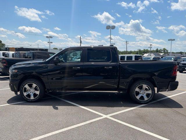 2026 RAM Ram 1500 RAM 1500 EXPRESS CREW CAB 4X4 57 BOX