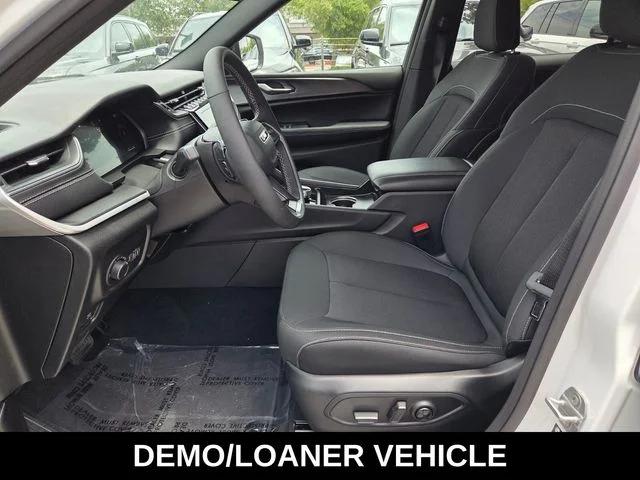 2026 Jeep Grand Cherokee L GRAND CHEROKEE L LAREDO X 4X2