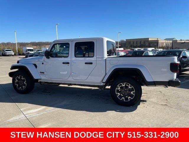 2026 Jeep Gladiator GLADIATOR SAHARA 4X4