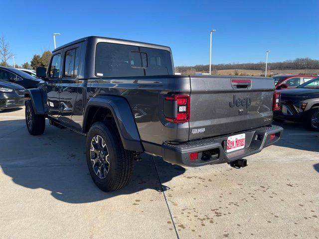 2026 Jeep Gladiator GLADIATOR SAHARA 4X4 2026 Jeep Gladiator GLADIATOR SAHARA 4X4