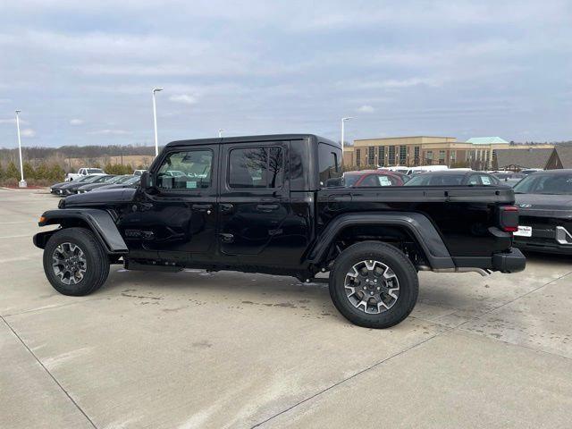 2026 Jeep Gladiator GLADIATOR SAHARA 4X4