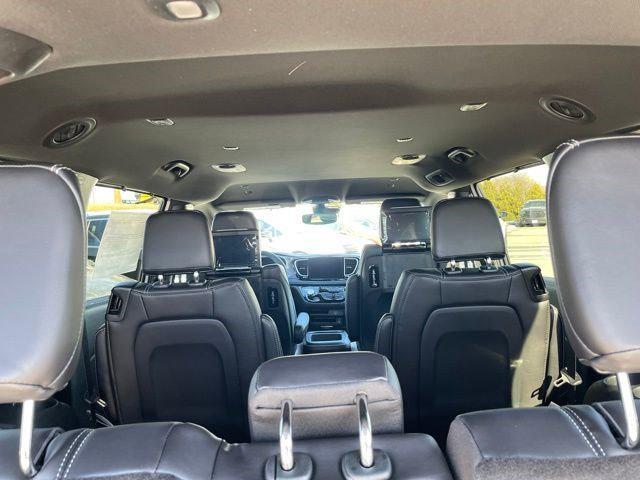 2026 Chrysler Pacifica Select AWD