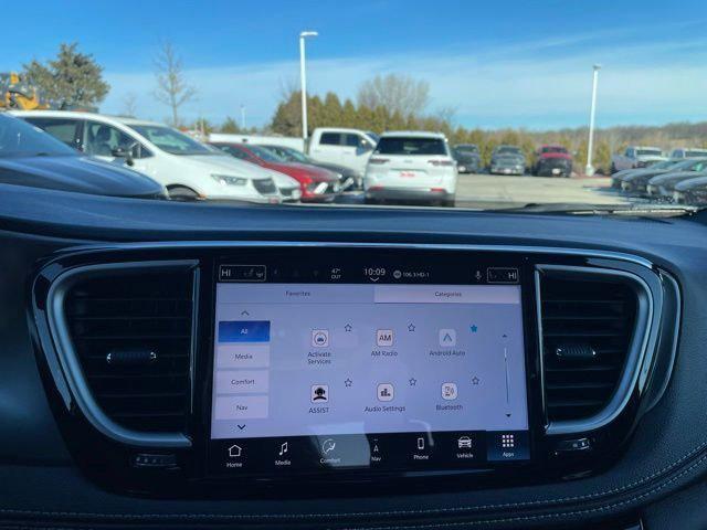 2026 Chrysler Pacifica Select AWD