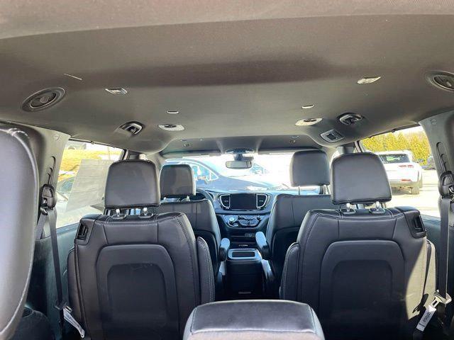 2026 Chrysler Pacifica Select AWD