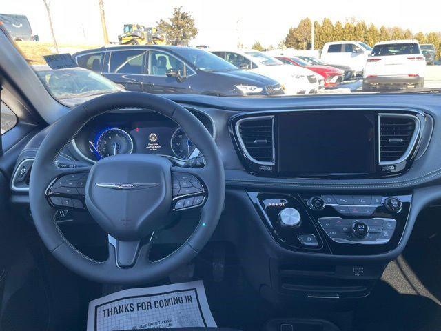 2026 Chrysler Pacifica Select AWD