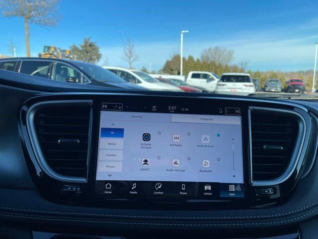 2026 Chrysler Pacifica Select AWD