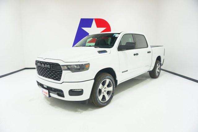 2026 RAM Ram 1500 RAM 1500 EXPRESS CREW CAB 4X2 57 BOX