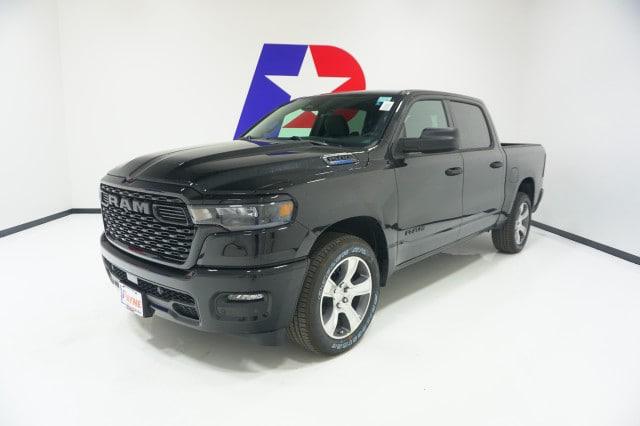 2026 RAM Ram 1500 RAM 1500 EXPRESS CREW CAB 4X2 57 BOX