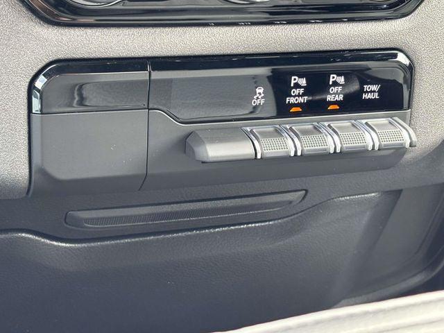 2026 Ram 1500 Tradesman Crew Cab 4x4 5'7" Box