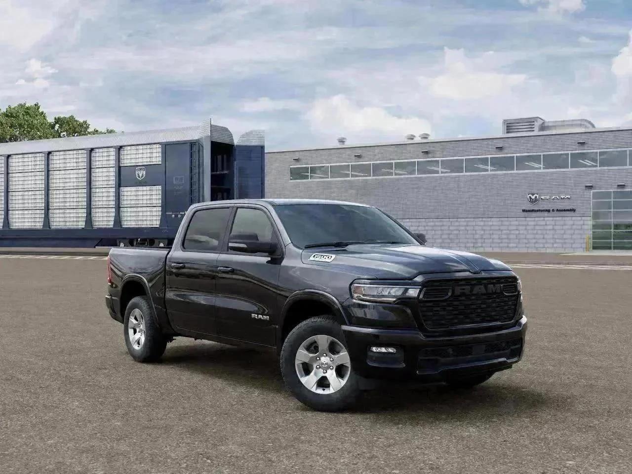 New 2026 Diamond Black Crystal Pearl-Coat Exterior Paint RAM Big Horn/Lone Star image 5
