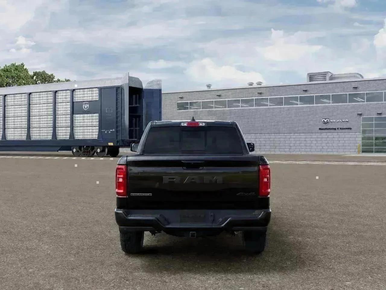 New 2026 Diamond Black Crystal Pearl-Coat Exterior Paint RAM Big Horn/Lone Star image 7