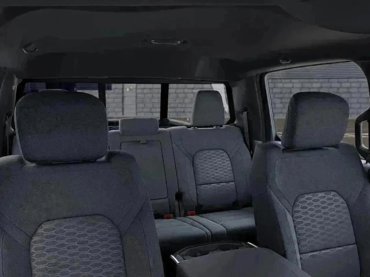 New 2026 Diamond Black Crystal Pearl-Coat Exterior Paint RAM Big Horn/Lone Star image 26