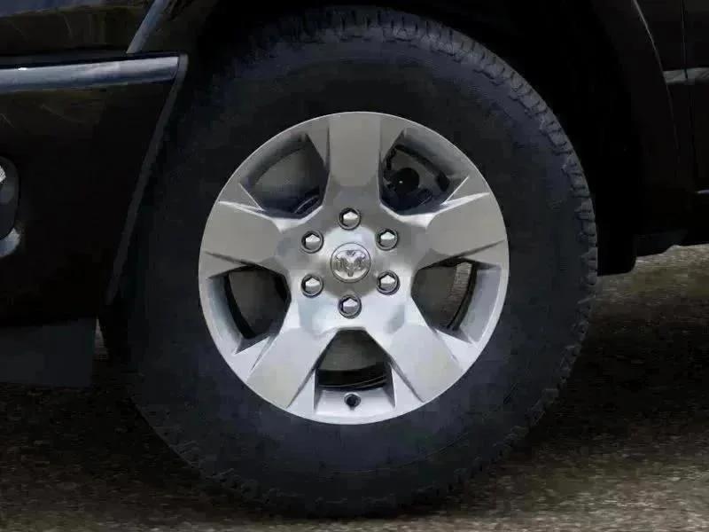 New 2026 Diamond Black Crystal Pearl-Coat Exterior Paint RAM Big Horn/Lone Star image 34