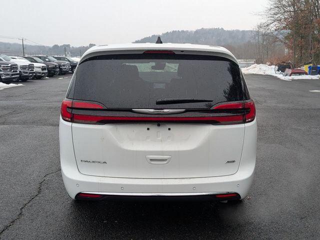 2026 Chrysler Pacifica Select AWD