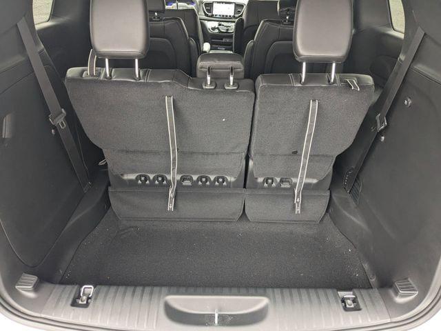 2026 Chrysler Pacifica Select AWD