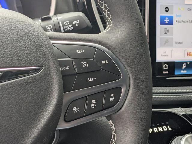 2026 Chrysler Pacifica Select AWD