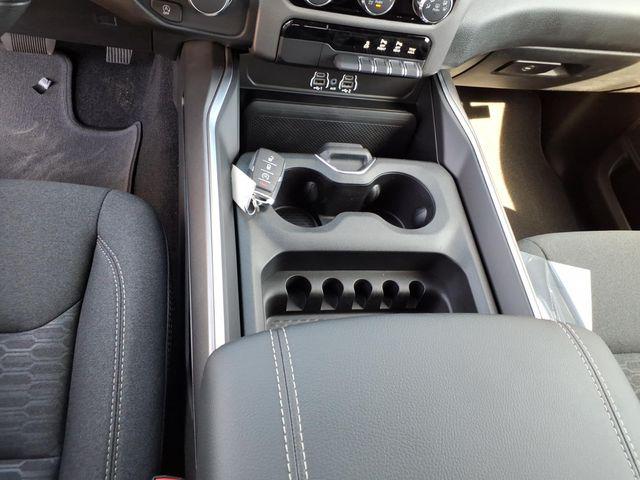 2026 Ram 1500 Express Crew Cab 4x4 5'7" Box