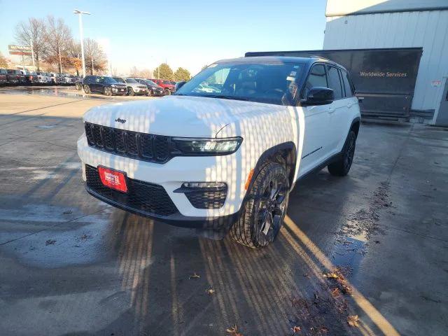 2025 Jeep Grand Cherokee GRAND CHEROKEE LIMITED 4X4