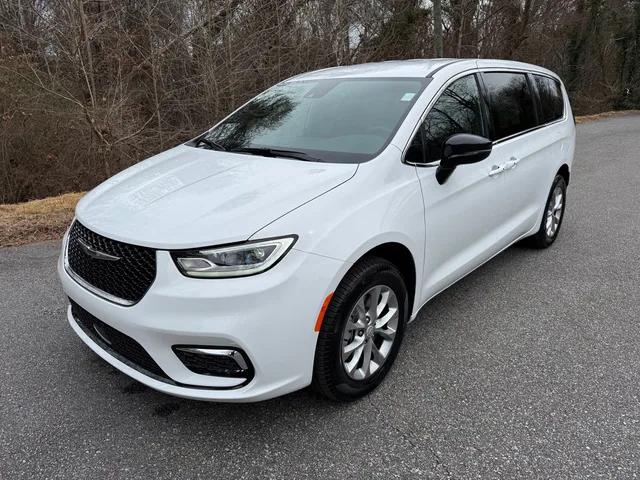 2026 Chrysler Pacifica PACIFICA SELECT AWD