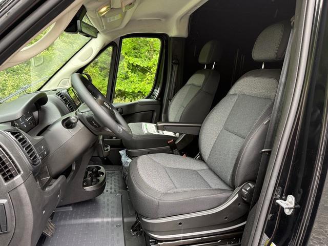 2026 Ram ProMaster Cargo Van Tradesman High Roof 159" WB EXT w/Pass Seat