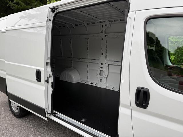 2026 Ram ProMaster Cargo Van Tradesman High Roof 159" WB EXT w/Pass Seat