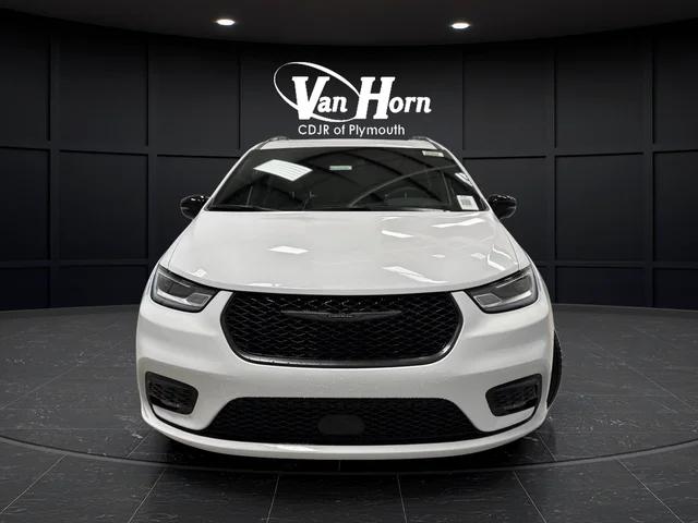 2026 Chrysler Pacifica Select AWD