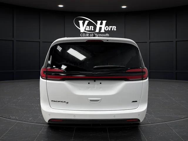 2026 Chrysler Pacifica Select AWD