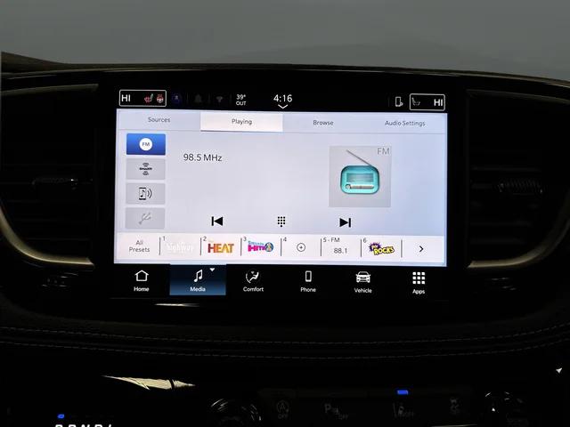 2026 Chrysler Pacifica Select AWD