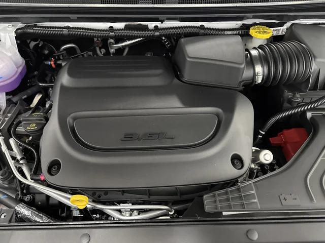 2026 Chrysler Pacifica Select AWD