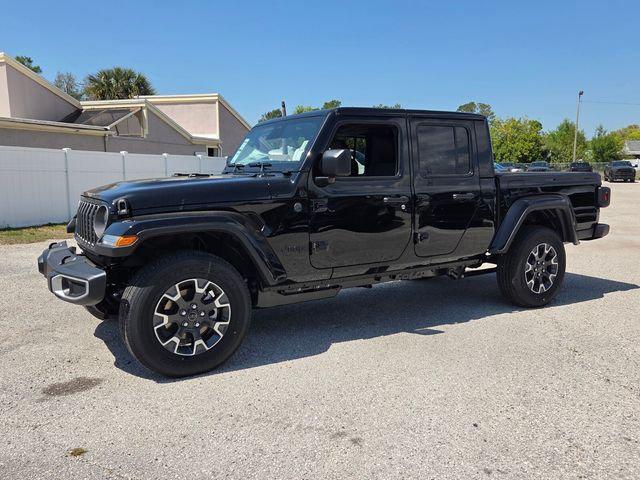 2026 Jeep Gladiator GLADIATOR SAHARA 4X4