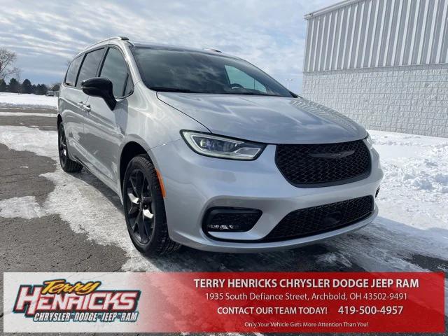 2026 Chrysler Pacifica PACIFICA SELECT AWD