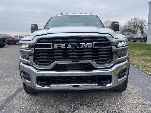 2026 RAM Ram 5500 Chassis Cab RAM 5500 TRADESMAN CHASSIS CREW CAB 4X4 84 CA