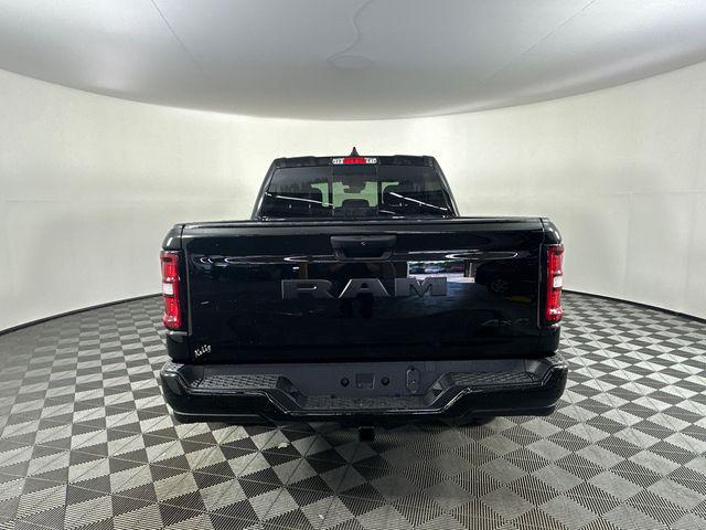 2026 Ram 1500 Express Crew Cab 4x4 5'7" Box