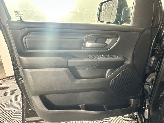 2026 Ram 1500 Express Crew Cab 4x4 5'7" Box