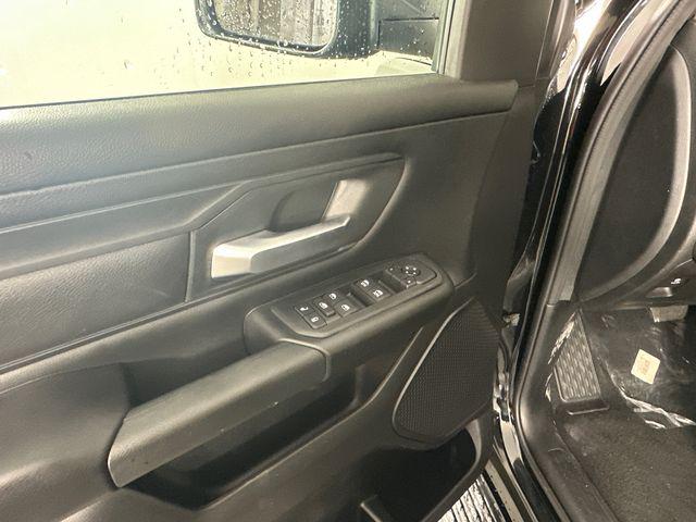 2026 Ram 1500 Express Crew Cab 4x4 5'7" Box