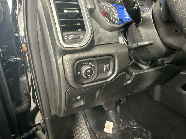 2026 Ram 1500 Express Crew Cab 4x4 5'7" Box