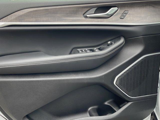 2026 Jeep Grand Cherokee Limited 4x2