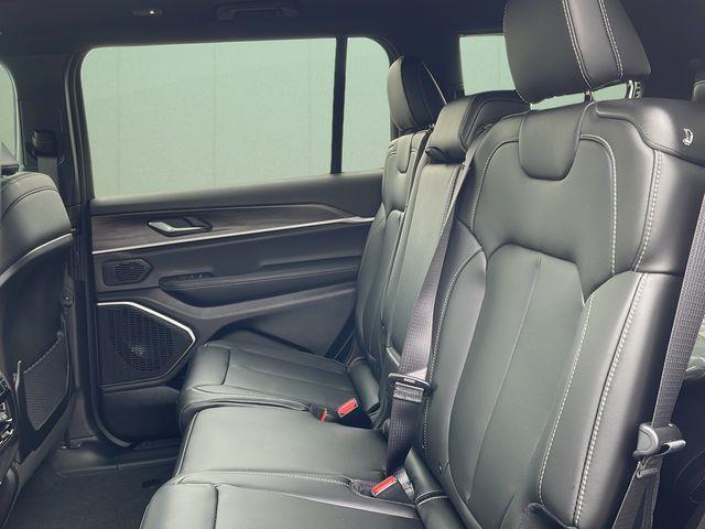2026 Jeep Grand Cherokee Limited 4x2